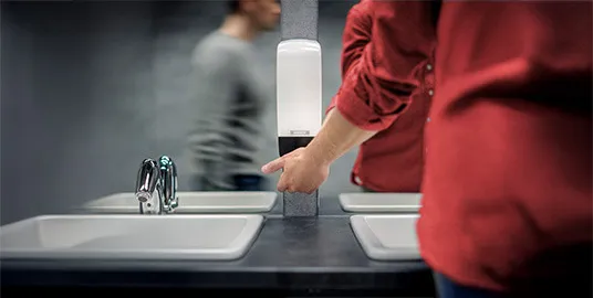 Jak wybrać dozownik do łazienek o dużym natężeniu ruchu? Przewodnik dla zakładów przemysłowych